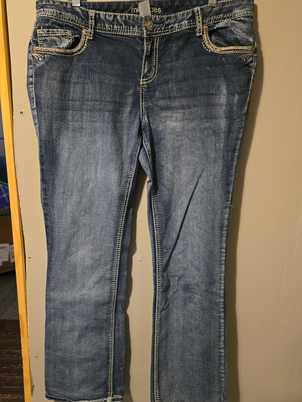 Maurices Women's Boot Cut Jeans in Faded Blue Wash